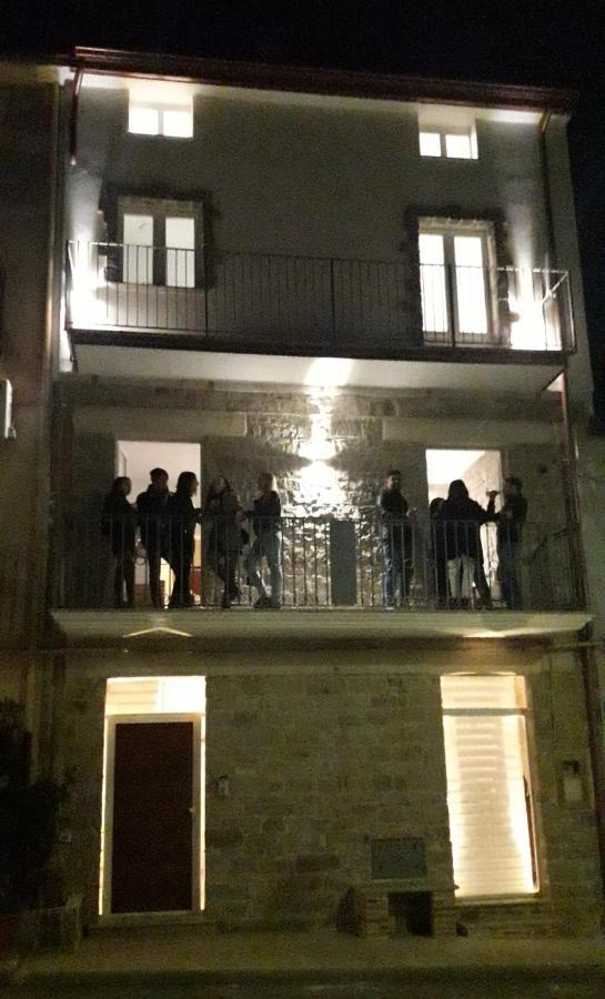 La Casa Dei Panorami Di Colobraro Apartment Luaran gambar