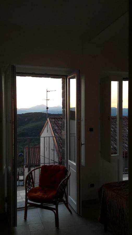 La Casa Dei Panorami Di Colobraro Apartment Luaran gambar